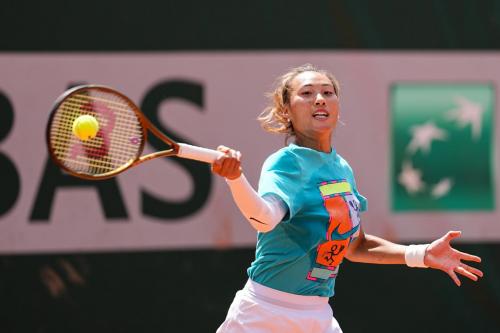 “顽强”郑钦文遭莱巴金娜逆转 无缘多哈站女单八强