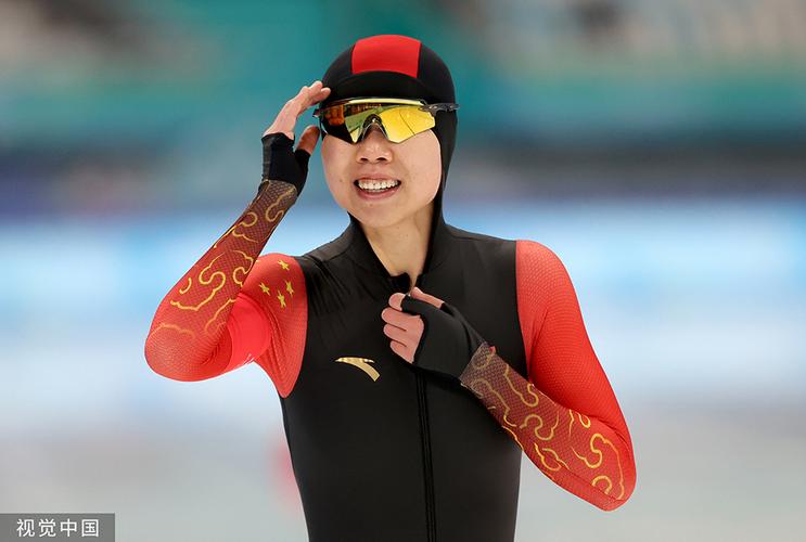 荷兰选手包揽速度滑冰女子1000米冠亚军 殷琦第12