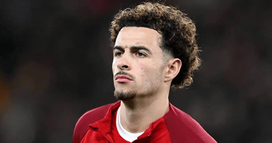 彭南特指出柯蒂斯琼斯和斯洛特之间存在小摩擦