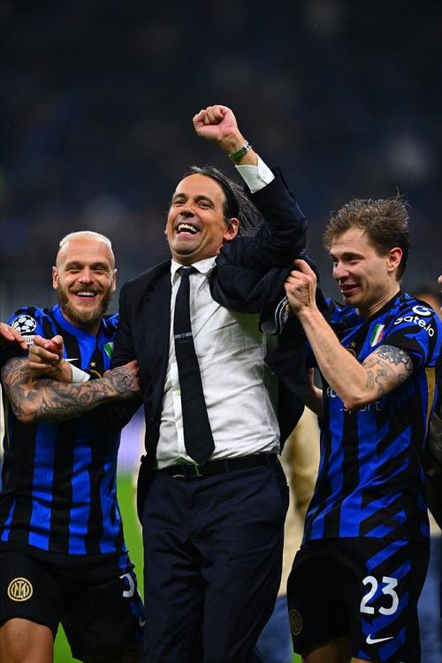 官方确认:葡萄牙国脚达尼洛与吉达联合续约三年