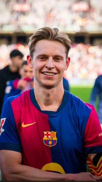 聚焦巴萨训练:德容回归正常合练,两将缺席引关注