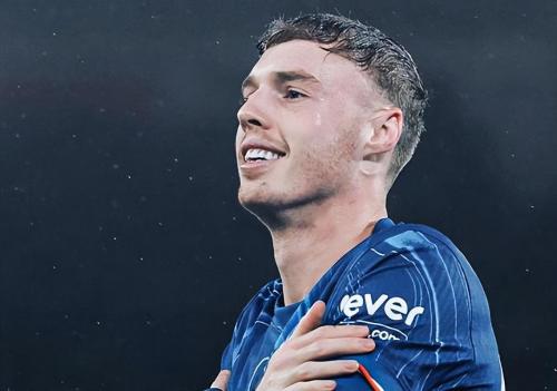 帕尔默错失绝佳空门，斯特林式快乐足球在切尔西重演