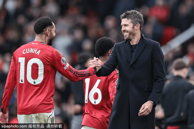 曼联支持卡里克转正,哈格里夫斯公开表态