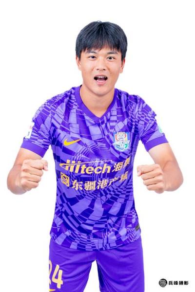 深圳新鹏城官宣：魏黾哲从武汉三镇租借加盟球队