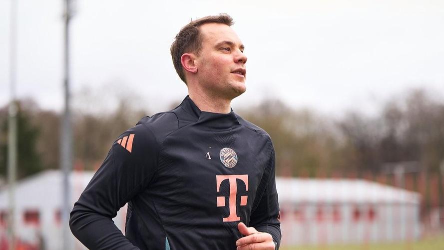 拜仁高层德雷森称诺伊尔把培养乌尔比希视为己任