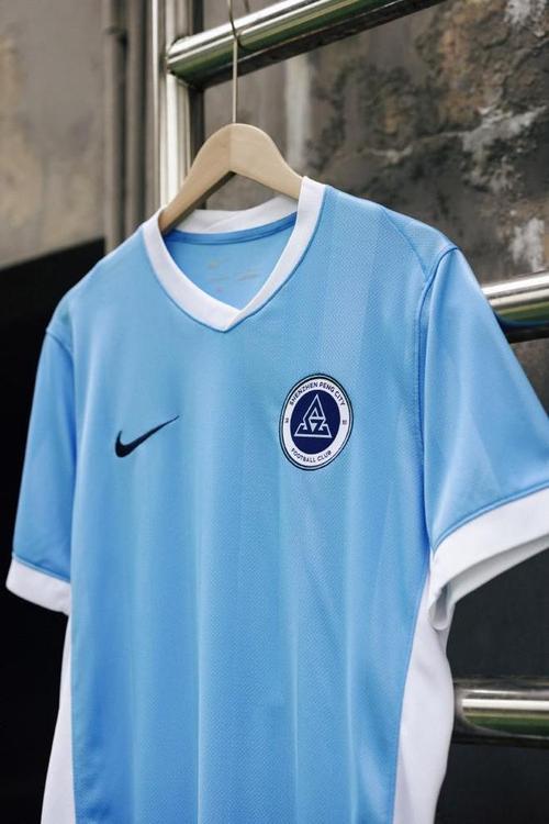 深圳新鹏城全新球衣发布，阿提哈德航空成胸前广告