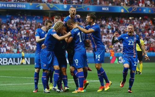 英格兰低级别赛场爆发激烈冲突,警方介入调查事件经过