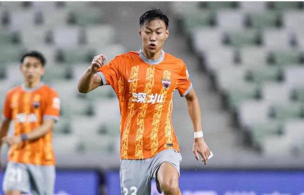 杜月徵租借加盟重庆铜梁龙，20岁新星暂别留洋生涯