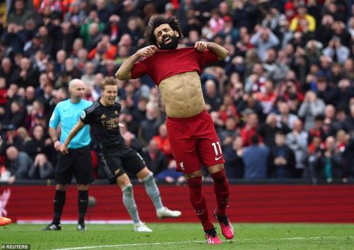 多纳鲁马险成罪人!出击未将球打远,萨拉赫吊射空门偏出