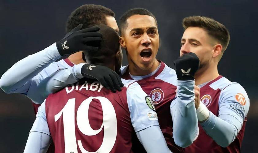 埃梅里关注阿森纳积分榜,点出纽卡热刺具争冠实力