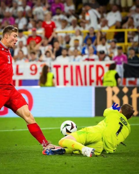 多纳鲁马神扑立大功,扑出麦卡利斯特补时凌空抽射