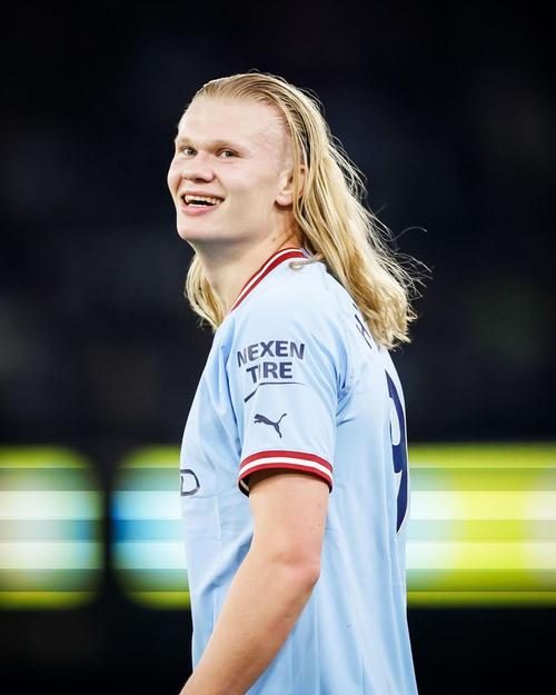 哈兰德高效输出!一传一射+关键传球3次,评分7.5