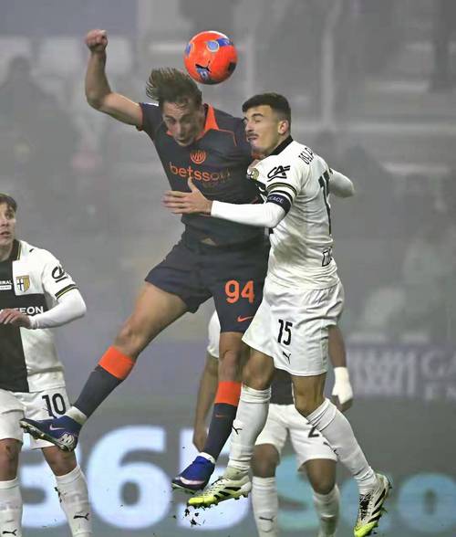 意甲焦点战进球引争议,图拉姆越位位置干扰门将