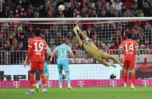 霍芬海姆成背景板!迪亚斯戴帽助旅欧总进球达100球