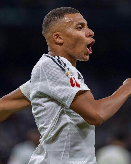 连续6场西甲进球！姆巴佩社媒晒工作照引热议