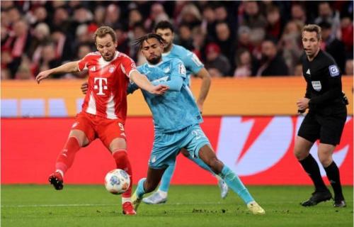 拜仁迎战霍芬海姆：凯恩、奥利塞与戴维斯先发