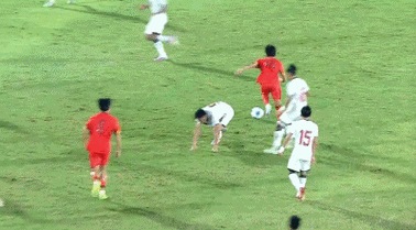 高空轰炸显威力！赵松源头球助U17国足1-0印尼