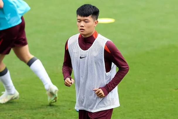 北青报道：杨希加盟海港转会费143万欧，身价较赛前涨2倍余