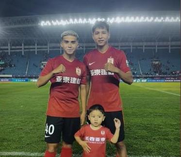 阿不都海米提谈防守目标：努力成为球队后防中坚