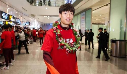 贺一然加盟成都蓉城而非山东泰山，转会传闻终澄清