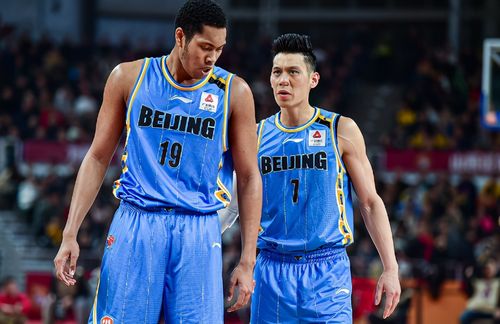 7200万打水漂？红军新援雅凯肩伤，莱奥尼首秀ACL重伤