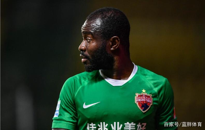 阿奇姆彭自由身加盟英博,双方签订短期工作合同