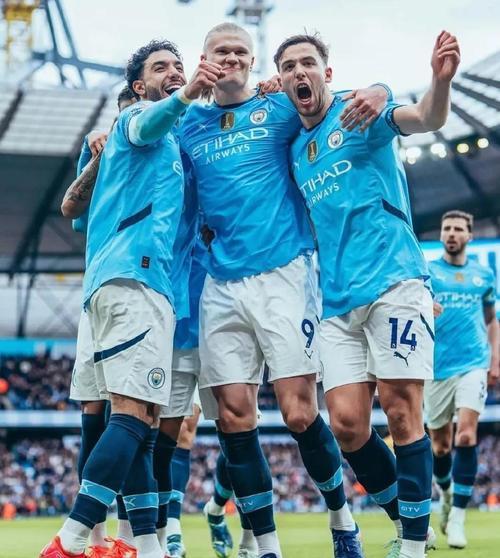 特拉福德封神一扑！飞身挡出死角射门拯救曼城