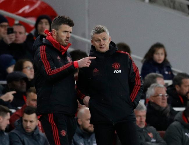 索帅卡帅先后获奖，曼联成英超临时主帅最佳球队