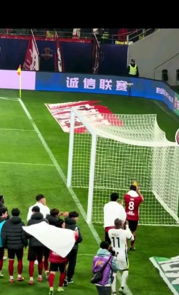 前成都蓉城33岁外援帕拉西奥斯，正式转会定南赣联队