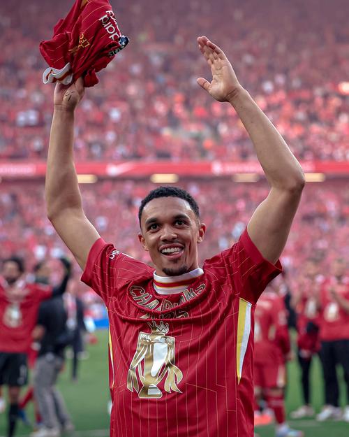 时隔60天送助攻，阿诺德社媒晒庆祝照宣告王者归来