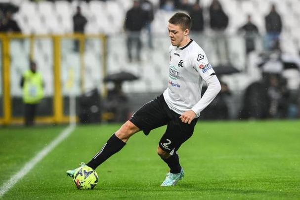 尤文图斯后卫霍尔姆伤情更新，小腿肌腱损伤康复计划启动