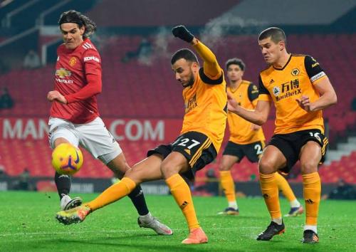 泥泞主场迎强敌!格林斯比足总杯对决狼队