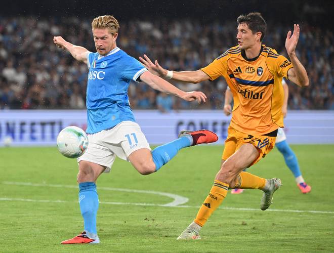 穿云箭直窜网窝，斯皮纳佐拉对旧主轰世界波那不勒斯扳平