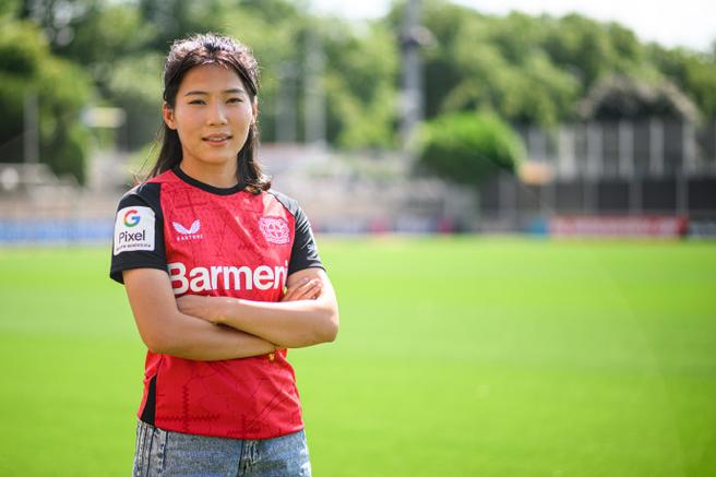 沈梦露从勒沃库森发来祝福：马年安康，龙马精神