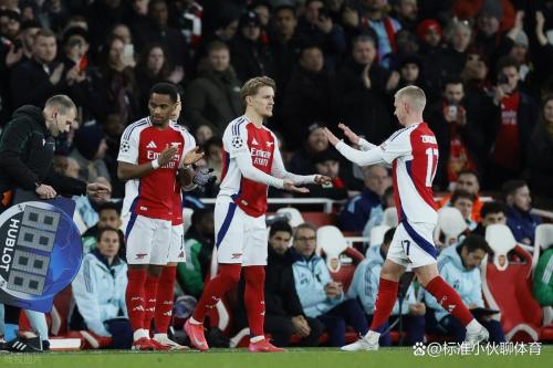 官方噩耗:阿贾克斯确认津琴科赛季报销,冬窗加盟即长期缺阵