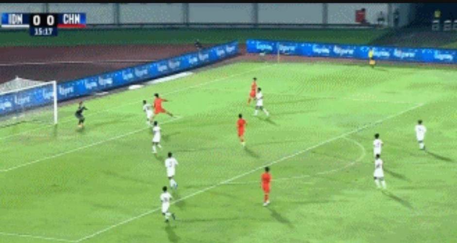 邝兆镭热身赛高光时刻:突破造角球并助攻队友破门