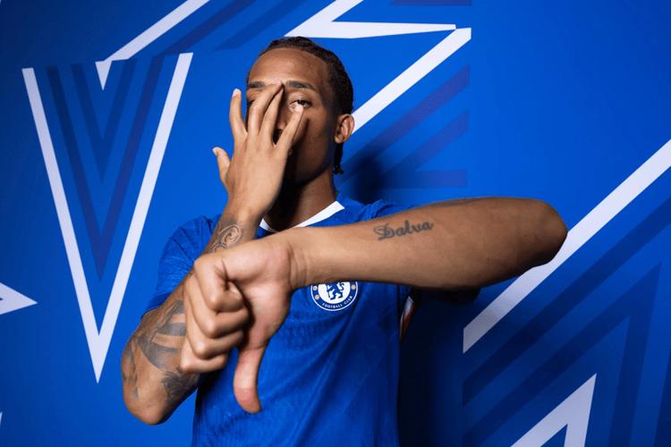 回忆成名时刻:佩德罗17岁出门被识,首球难挽球队败局