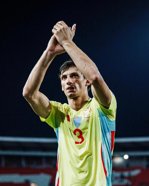 马塞利诺批评球队防守：让亚马尔像在高速公路踢球