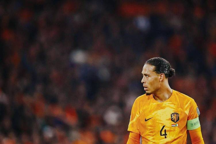 范戴克防守引争议!基翁批其如躺椅般懈怠