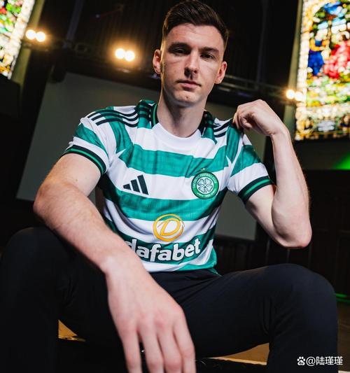 切尔米蒂倒钩蒂尔尼破门，凯尔特人2-2绝平流浪者