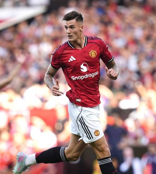 曼联引援托纳利现转机，可通过交换乌加特降低转会费用