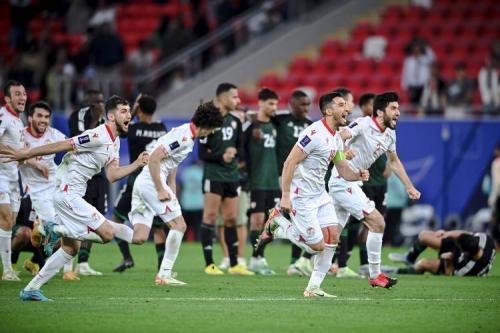 伊拉克队四十年磨一剑，世界杯赛场的窒息防守太震撼