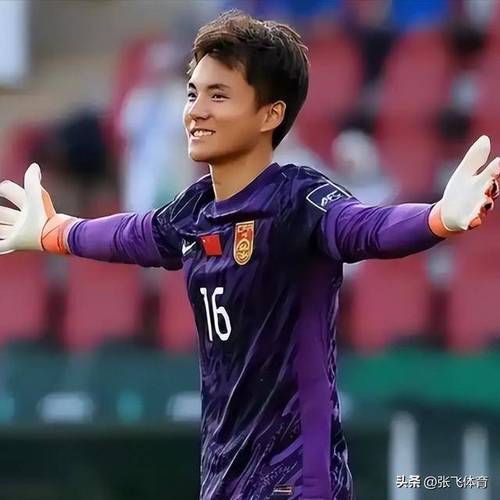 李昊转会新进展：阿贾克斯500万欧报价遭部分辟谣