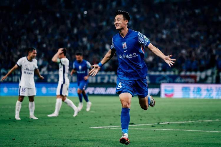 上海申花董事长致辞：新赛季牢记失误勇敢面对困难