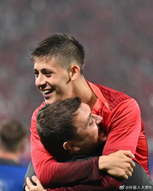 琼阿梅尼突施冷箭得分，居莱尔贡献关键助攻