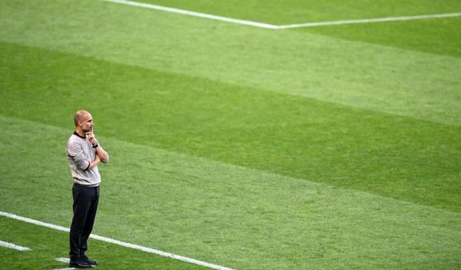 斯特林不满记者采访态度，直言“你不该笑”引热议