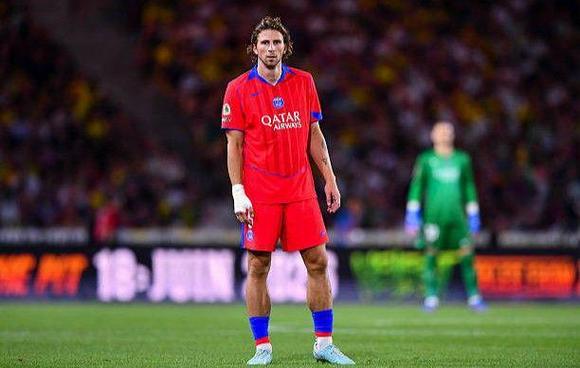 面对批评声音，扎巴尔尼坦言足球生涯需保持高度专注