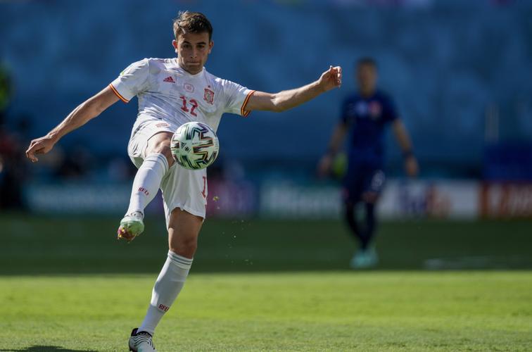 巴萨后卫埃里克·加西亚：可踢不同位置 坚信逆转马竞